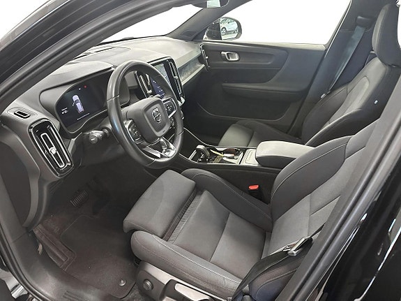 Volvo XC40 6 of 9