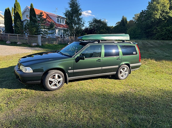 Volvo XC70 3 of 11