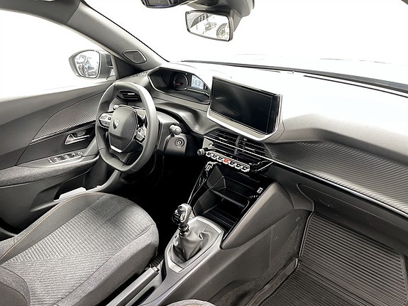 Peugeot 2008 12 of 16