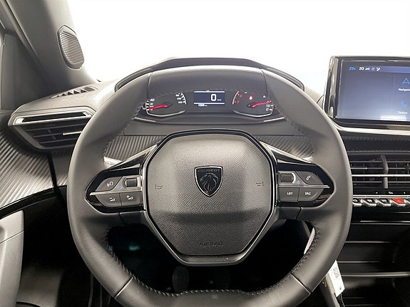 Peugeot 2008 7 of 16