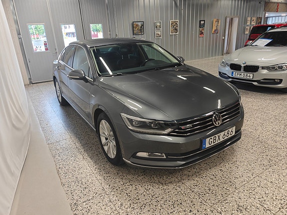 Volkswagen Passat 6 of 13