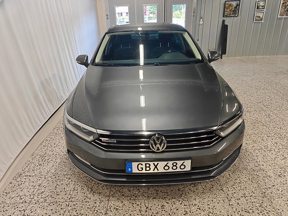 Volkswagen Passat 7 of 13