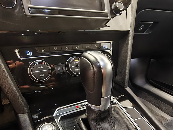 Volkswagen Passat 12 of 13