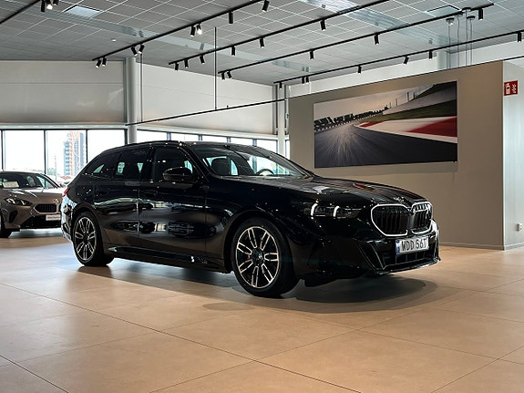 BMW i5 3 of 21