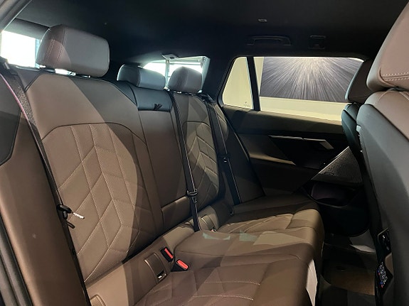 BMW i5 18 of 21