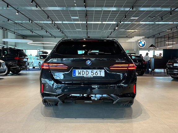 BMW i5 5 of 21