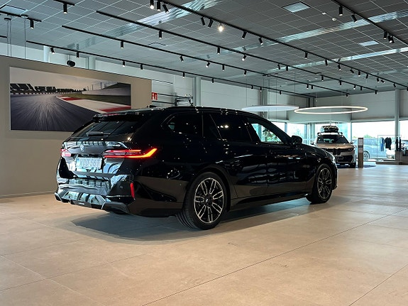 BMW i5 4 of 21