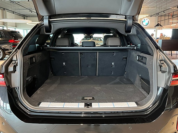 BMW i5 20 of 21
