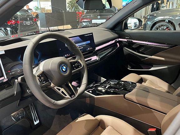 BMW i5 8 of 21