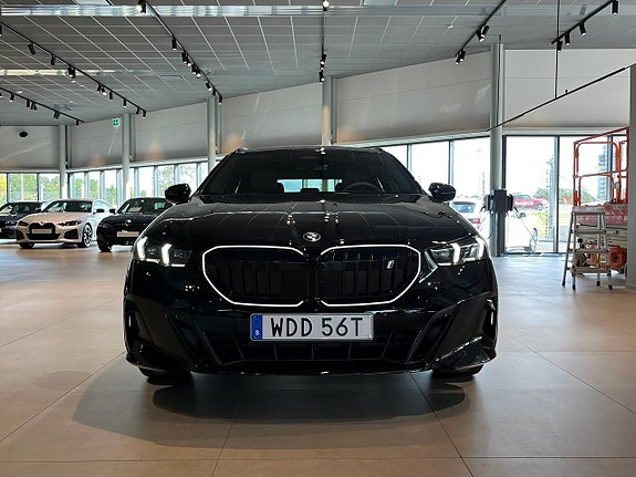 BMW i5 2 of 21