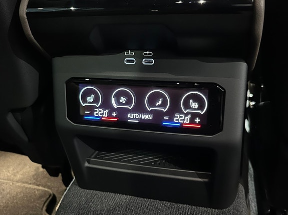 BMW i5 19 of 21