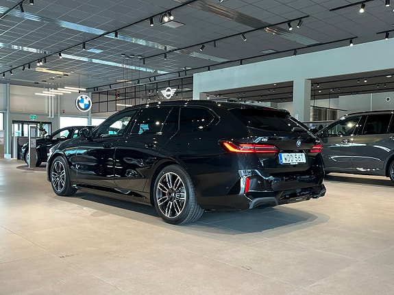 BMW i5 6 of 21