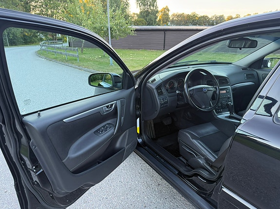 Volvo S60 13 of 16