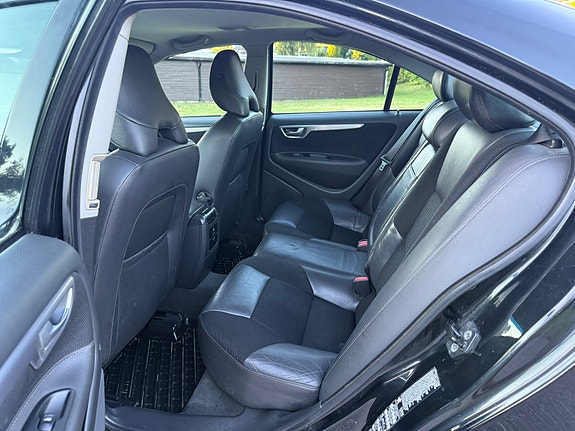 Volvo S60 8 of 16