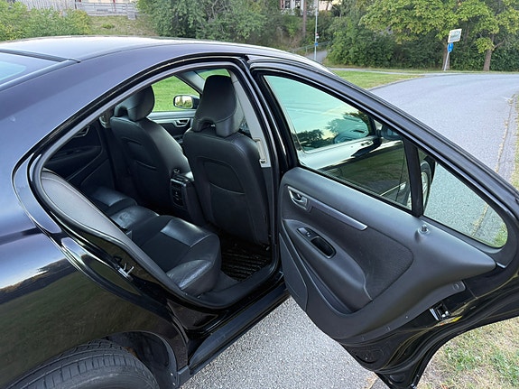 Volvo S60 10 of 16