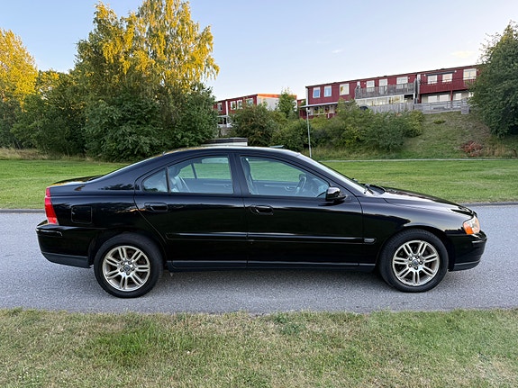 Volvo S60 5 of 16