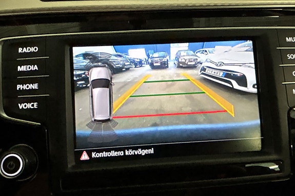 Volkswagen Passat Alltrack 15 of 17