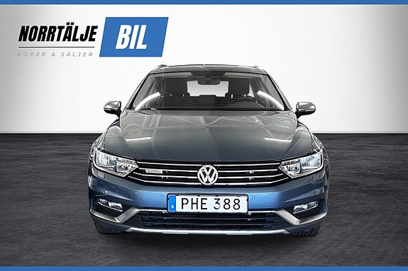 Volkswagen Passat Alltrack 5 of 17