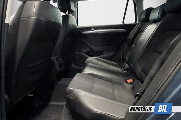 Volkswagen Passat Alltrack 12 of 17