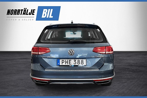 Volkswagen Passat Alltrack 6 of 17