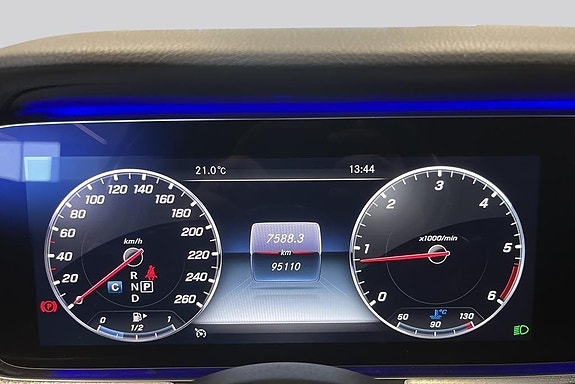 Mercedes-Benz E220 10 of 15