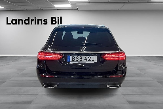 Mercedes-Benz E220 5 of 15