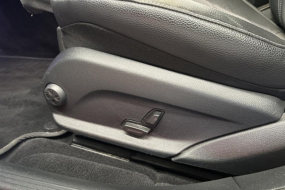 Mercedes-Benz E220 13 of 15