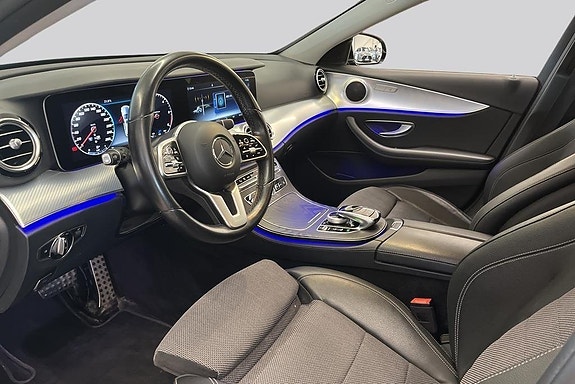 Mercedes-Benz E220 6 of 15