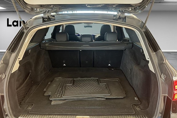 Mercedes-Benz E220 8 of 15