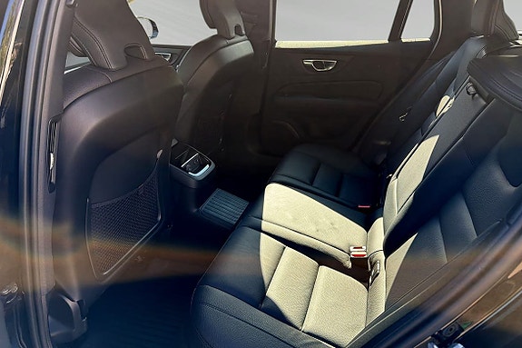Volvo V60 10 of 14