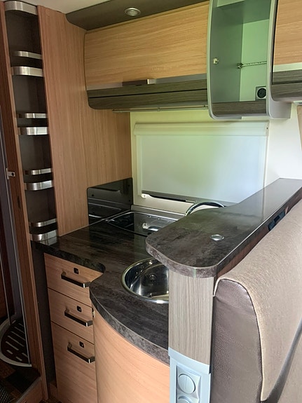 Knaus Sky Ti 700 MEG 9 of 13