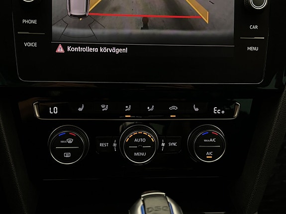 Volkswagen Passat 27 of 30