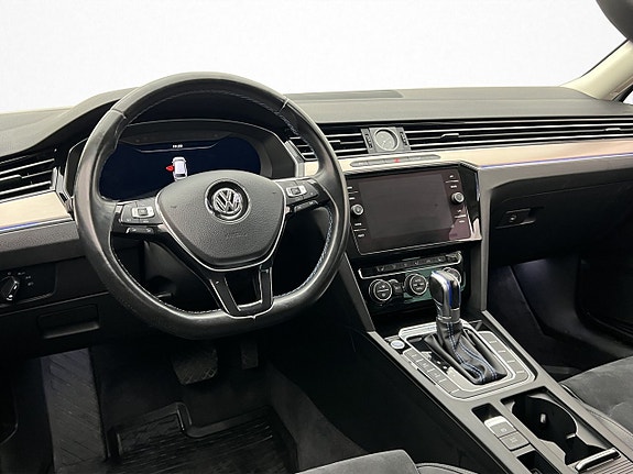 Volkswagen Passat 19 of 30