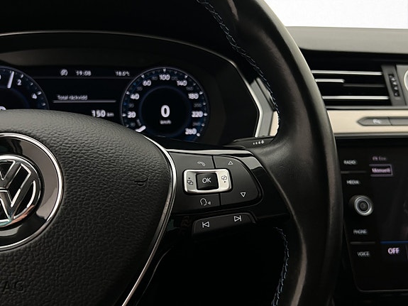Volkswagen Passat 29 of 30