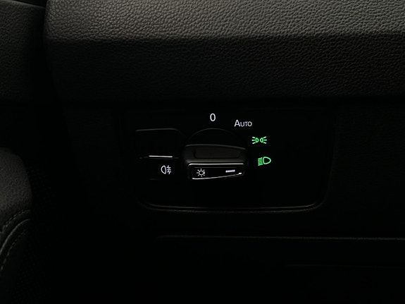 Volkswagen Passat 22 of 27