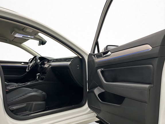 Volkswagen Passat 15 of 30