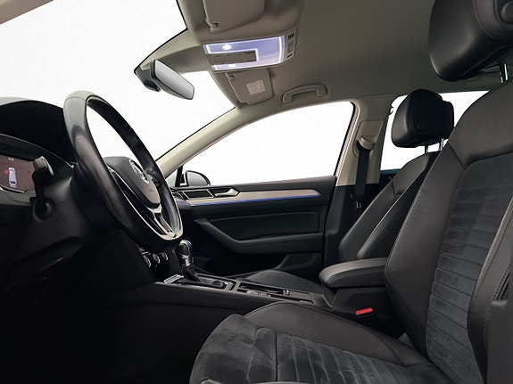 Volkswagen Passat 21 of 30