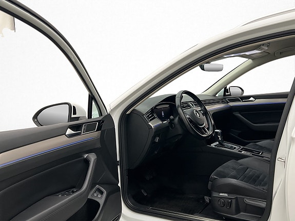 Volkswagen Passat 20 of 30