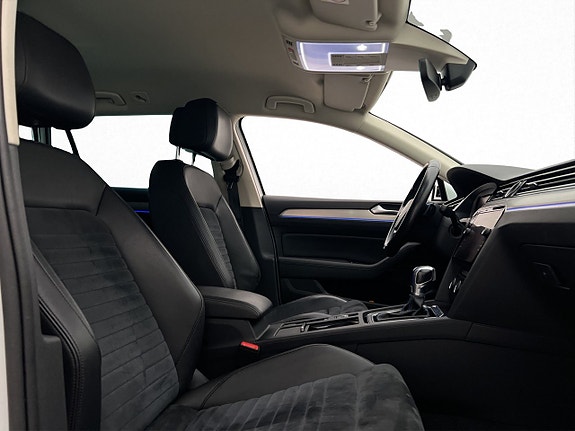 Volkswagen Passat 14 of 30