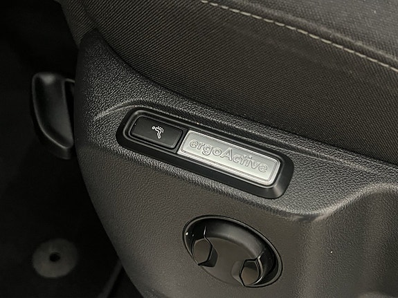 Volkswagen Tiguan Allspace 13 of 30