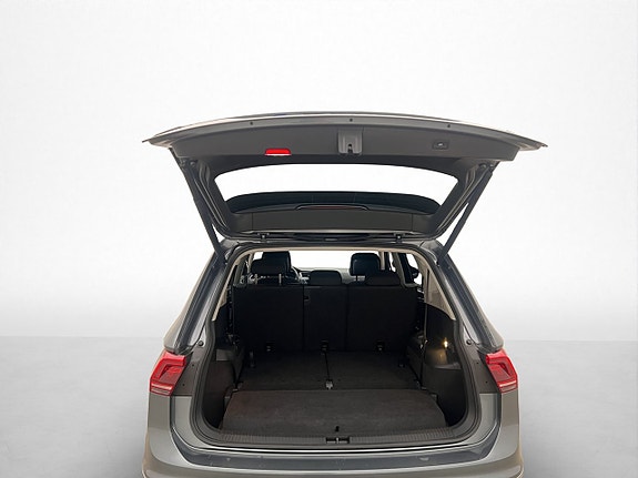 Volkswagen Tiguan Allspace 28 of 30