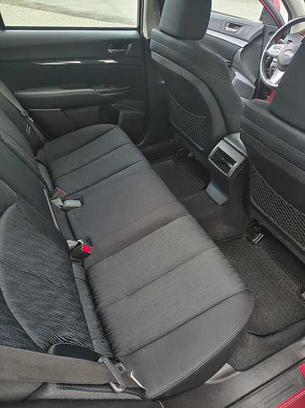 Subaru Legacy 6 of 8
