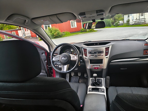 Subaru Legacy 7 of 8
