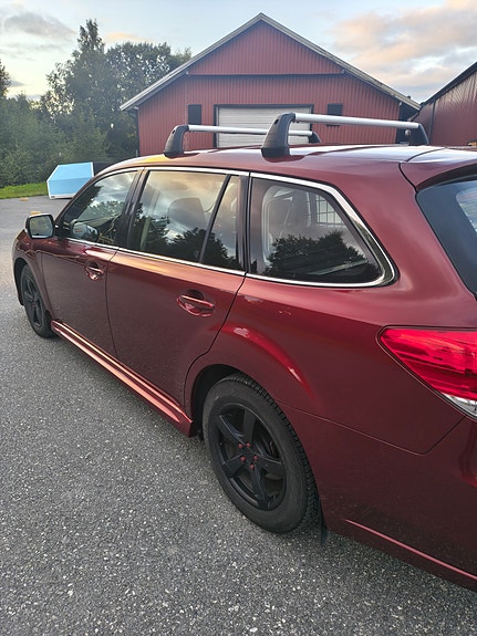 Subaru Legacy 8 of 8