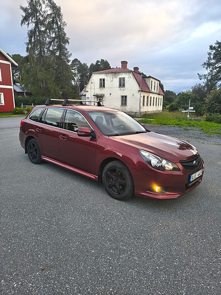 Subaru Legacy 4 of 8