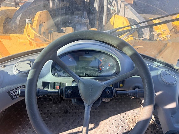 Volvo L 220 D 8 of 12