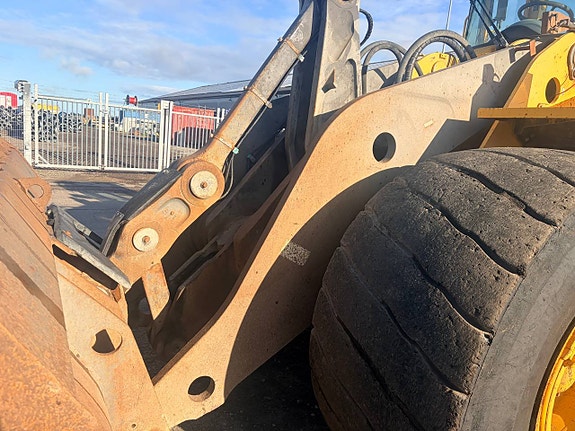 Volvo L 220 D 7 of 12