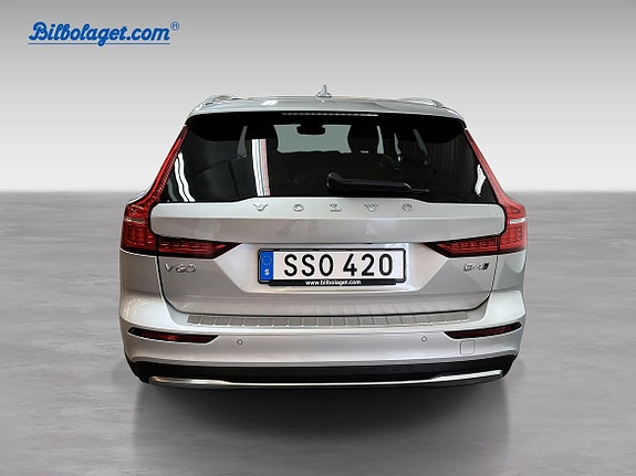 Volvo V60 Cross Country 4 of 12