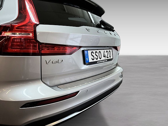 Volvo V60 Cross Country 6 of 12