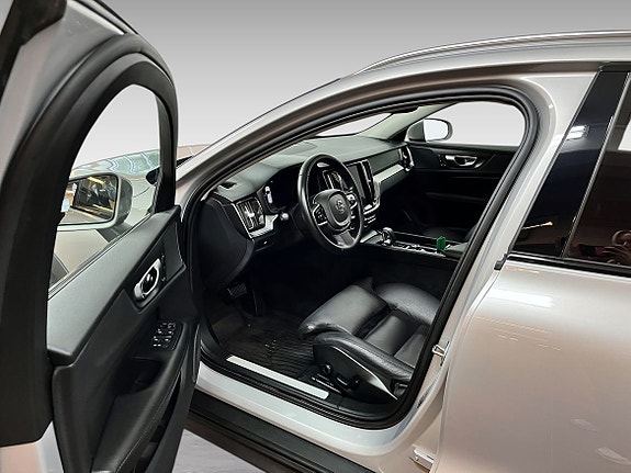 Volvo V60 Cross Country 10 of 12